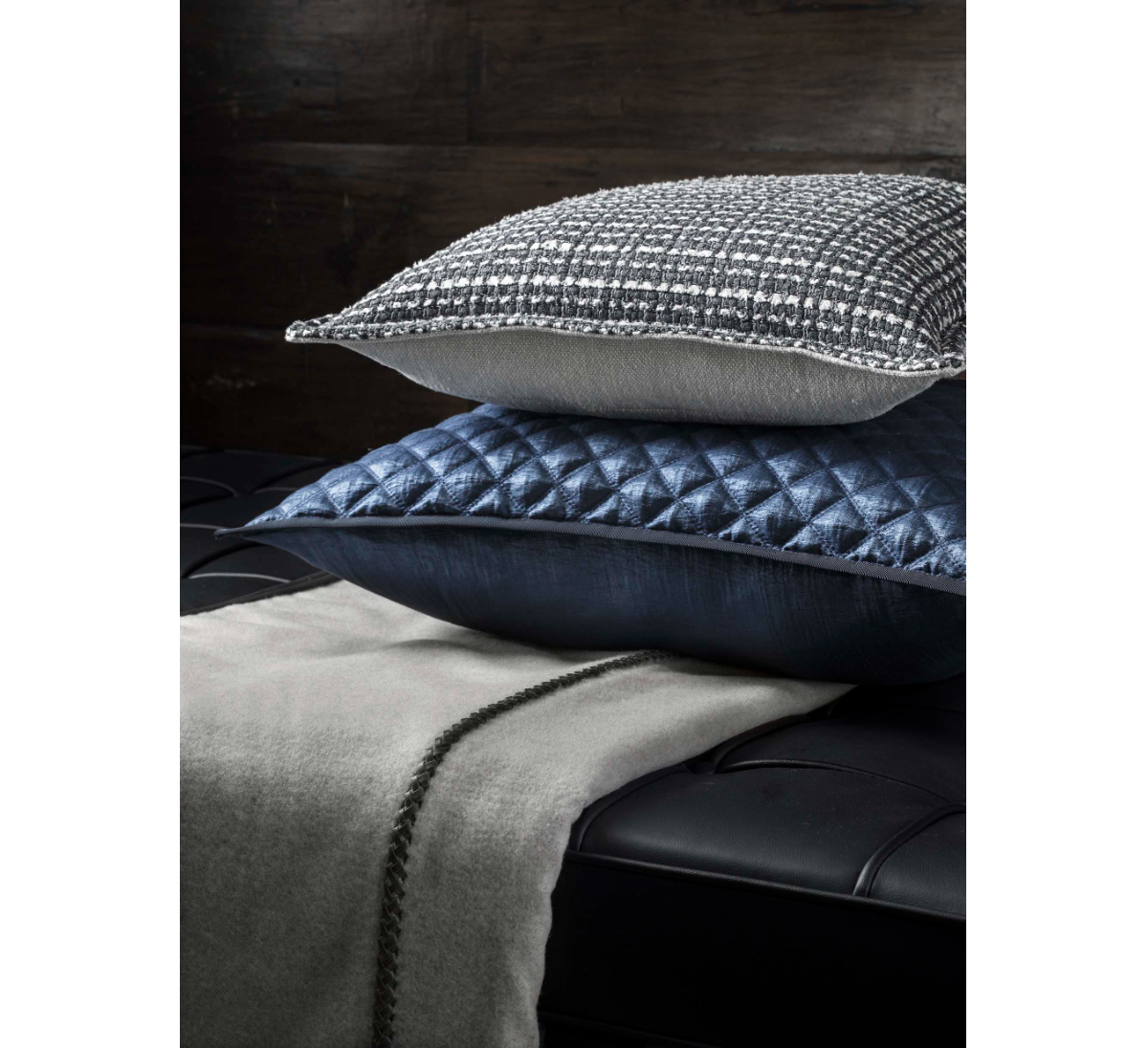 Подушка Opera Quilted  - Sapphire De Le Cuona, стоимость 51 000 руб.  Фотография 3